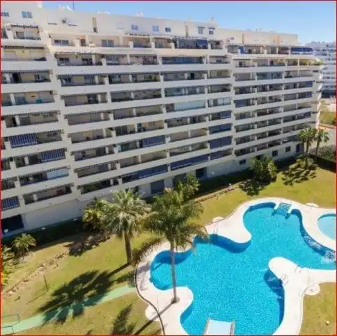Piscina de Apartament en venda en Marbella amb Aire condicionat, Terrassa i Traster