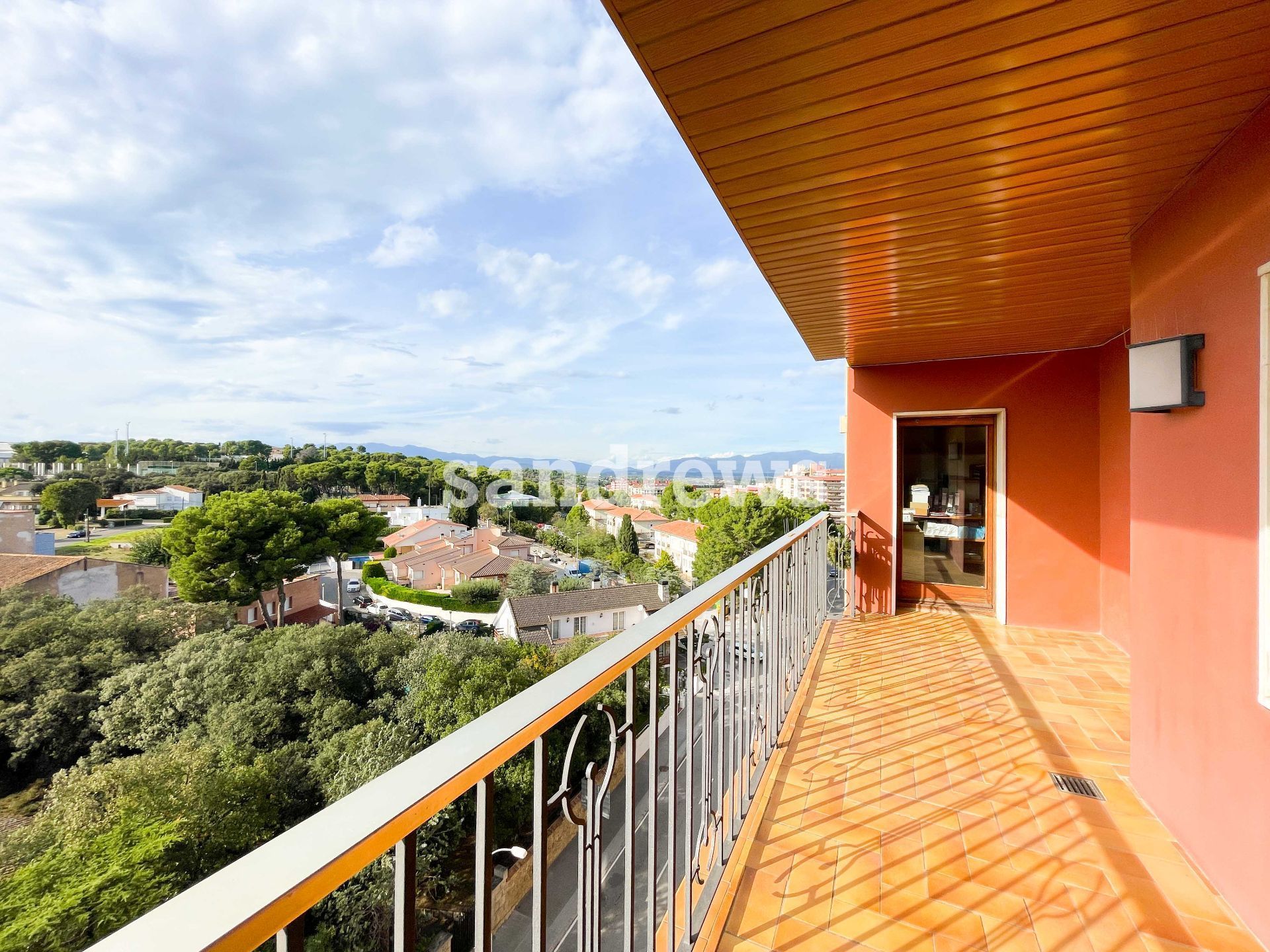 Außenansicht von Wohnung zum Verkauf in Figueres mit Klimaanlage, Heizung und Terrasse