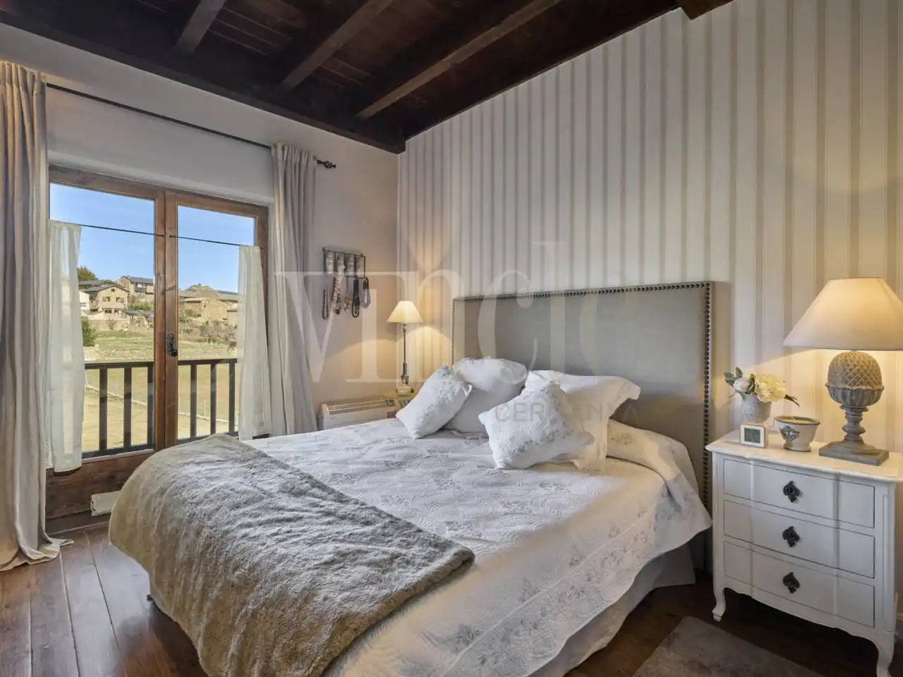 Dormitori de Casa adosada en venda en Isòvol amb Calefacció, Parquet i Terrassa
