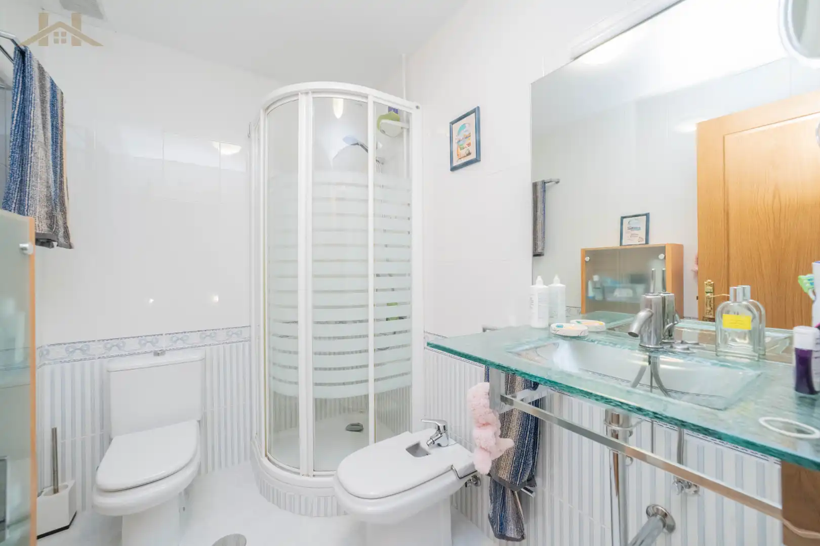 Bathroom of Detached homes for sale in Móstoles  with Air Conditioner, Heating and Private garden