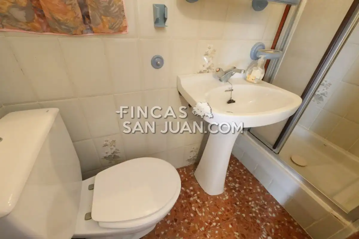 Bathroom of Houses for sale in El Campello  with Air Conditioner, Heating and Private garden