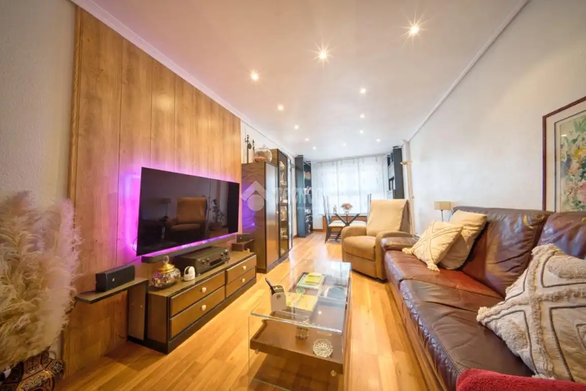 Sala de estar de Piso en venta en Valladolid con Calefacción y Parquet