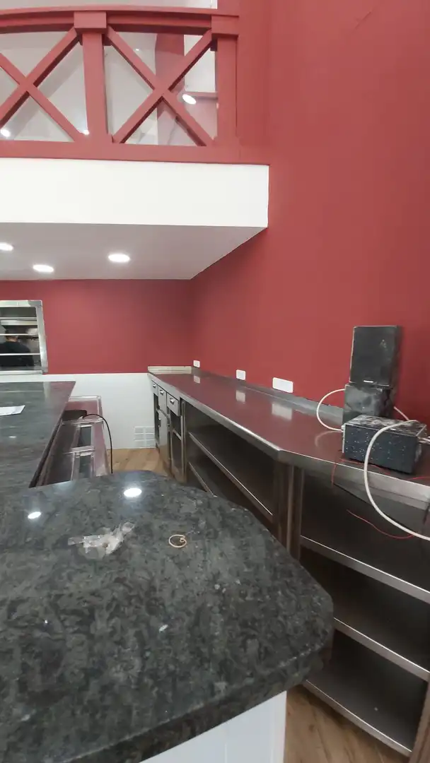 Cocina de Local en venta en Cerdanyola del Vallès con Aire acondicionado