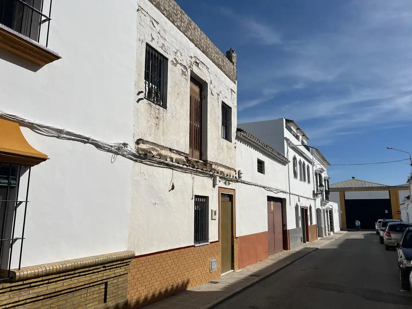 Vista exterior de Casa adosada en venda en La Puebla de Cazalla amb Jardí privat i Piscina