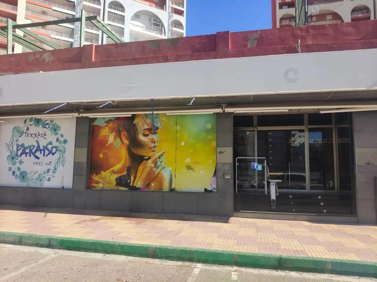 Local comercial de lloguer a Enrique Torres Gómez