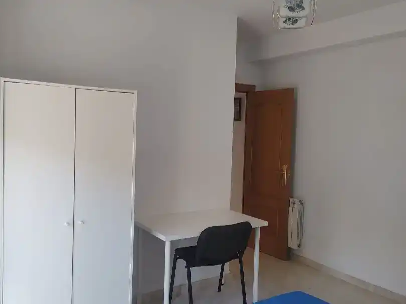 Habitación de Ático de alquiler en  Granada Capital con Aire acondicionado y Balcón