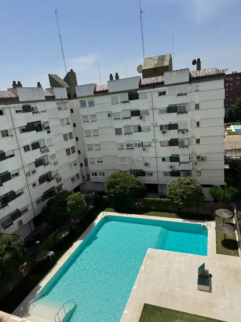 Piscina de Piso en venta en Sevilla con Aire acondicionado, Calefacción y Parquet