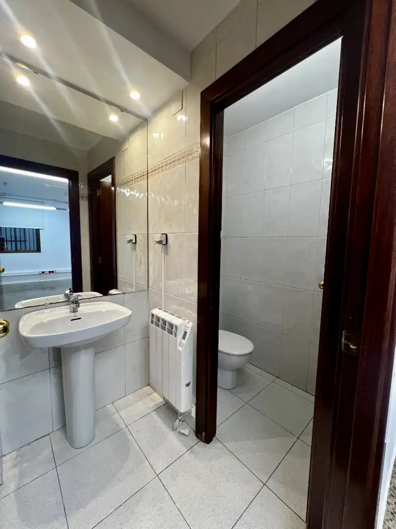 Badezimmer von Geschaftsraum zur Miete in Les Corts