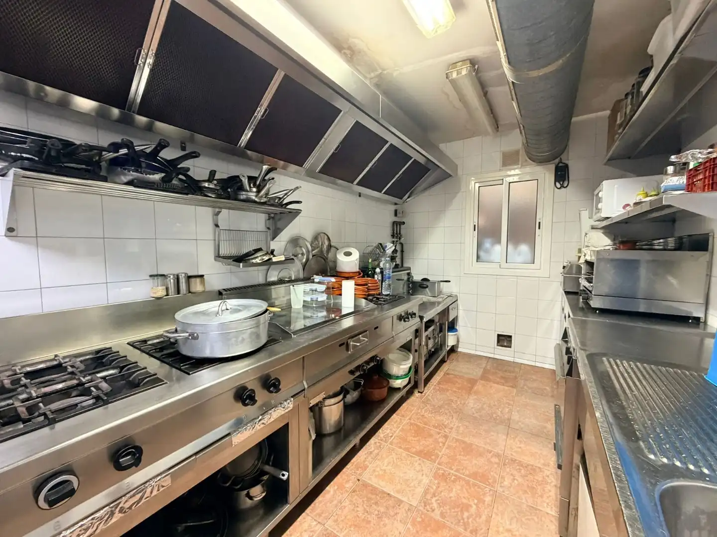 Business premises for transfer in Sants - Montjuïc, imagen 8