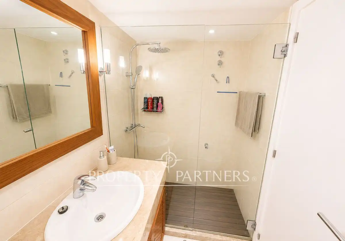 Bany de Apartament en venda en Ciutadella de Menorca amb Aire condicionat, Calefacció i Jardí privat