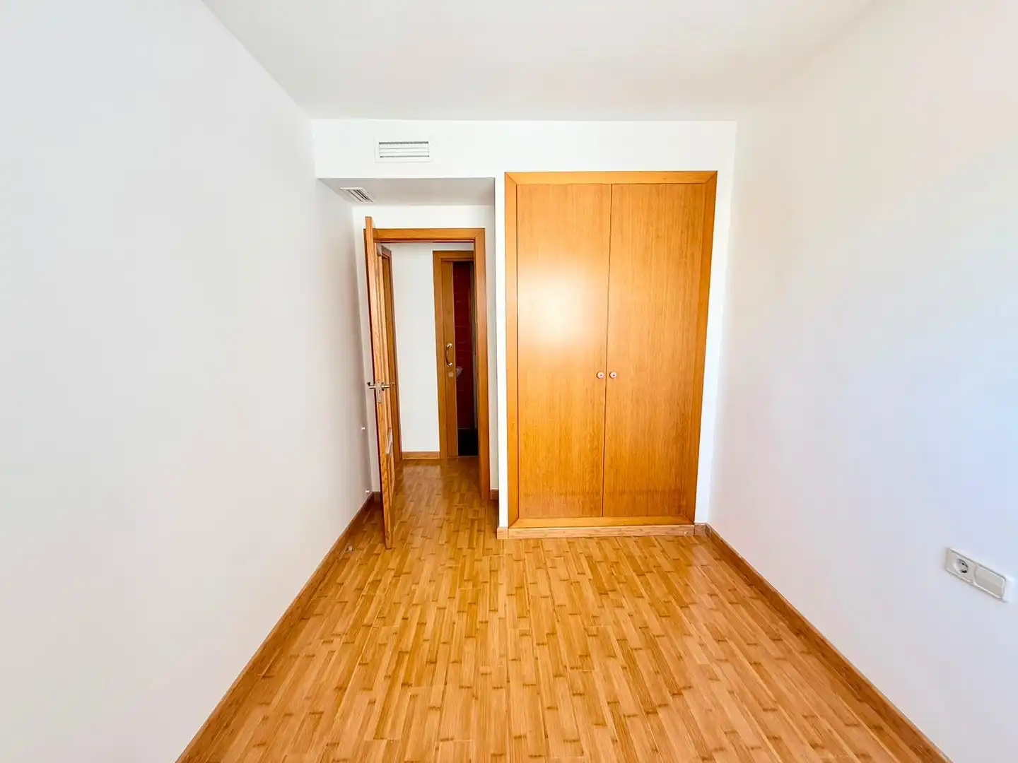 Bedroom of Flat for rent in Silla  with Heating, Terrace and Balcony