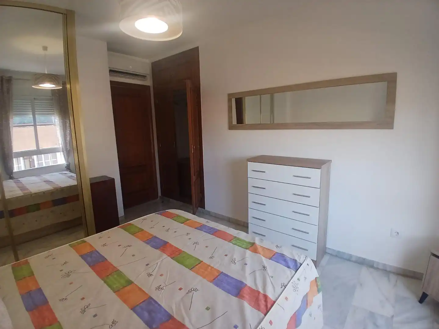 Habitación de Piso de alquiler en Málaga con Aire acondicionado y Amueblado