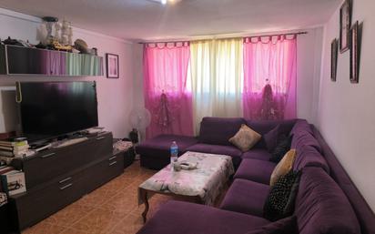 Living room of Flat for sale in L'Hospitalet de Llobregat  with Air Conditioner, Furnished and Oven