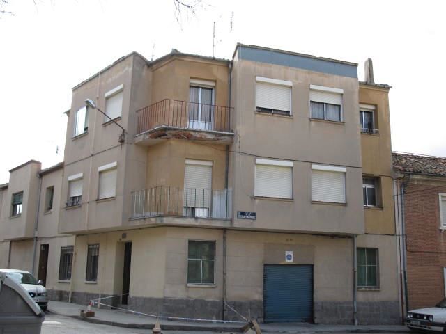Vista exterior de Planta baja en venta en Segovia Capital