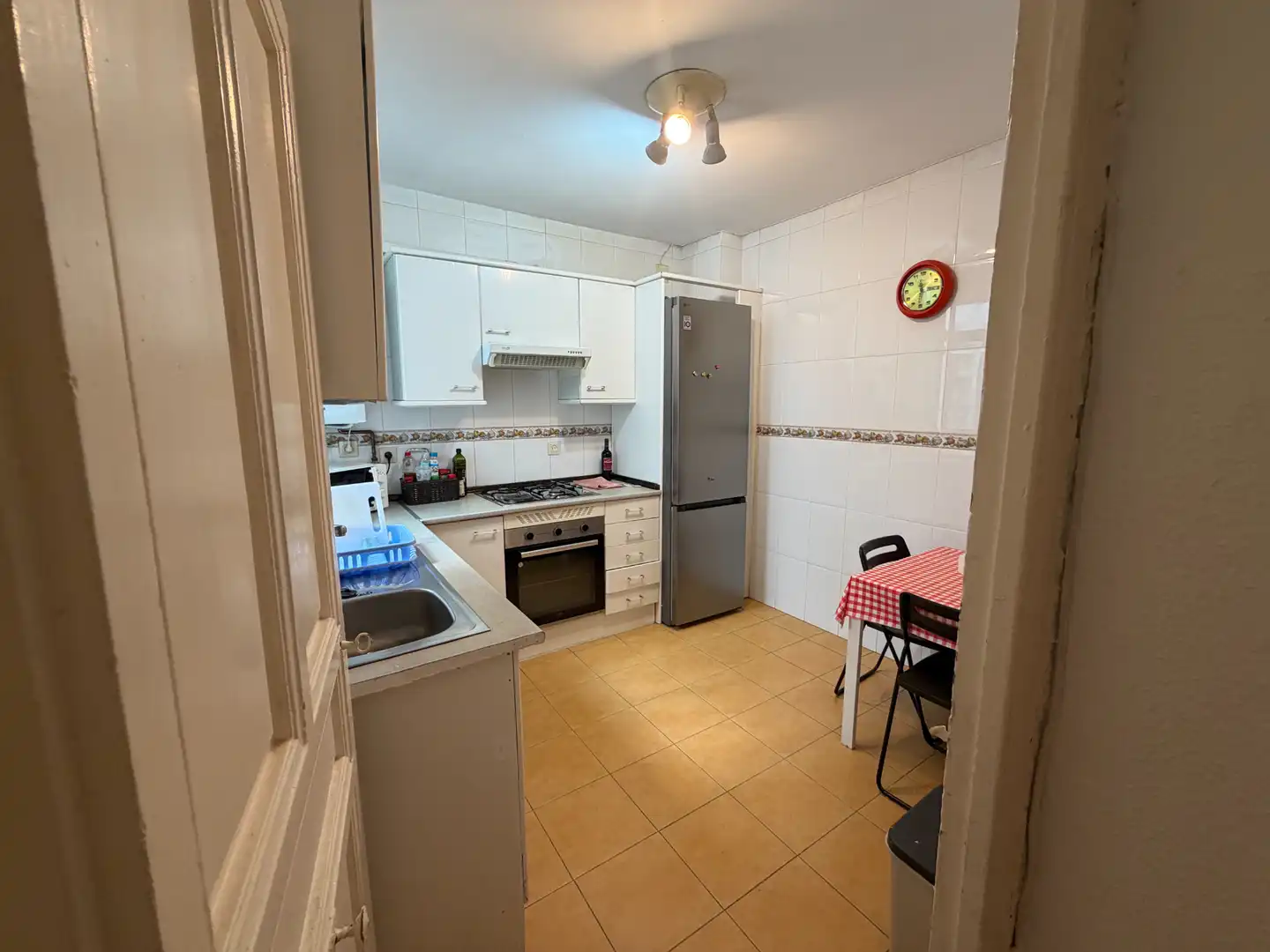 Küche von Wohnung zur Miete in Madrid mit Heizung, Abstellraum und Möbliert