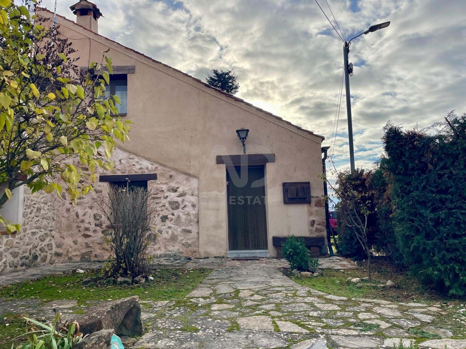 Vista exterior de Casa o xalet en venda en Turégano amb Calefacció