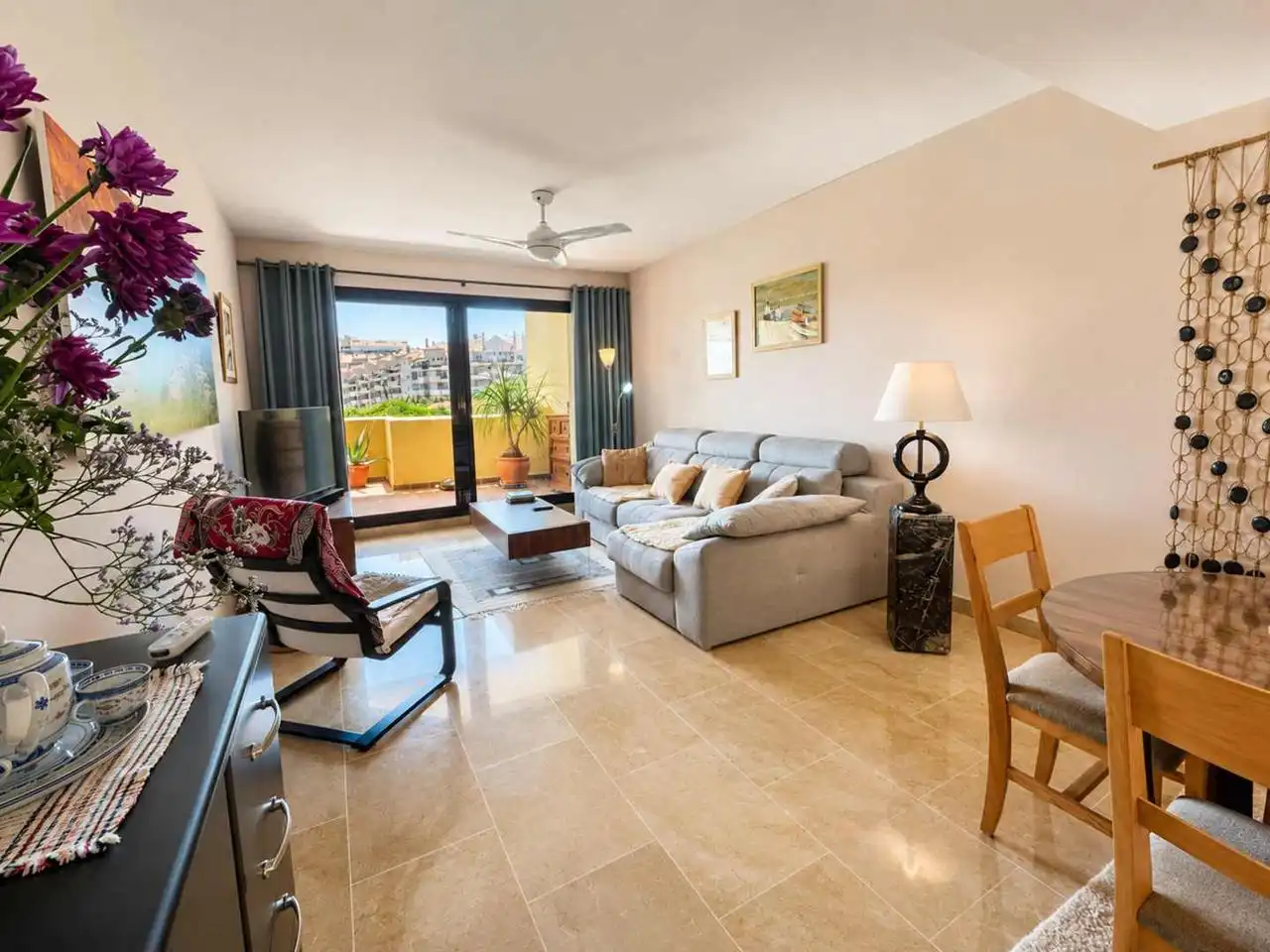 Sala de estar de Apartamento en venta en Manilva con Aire acondicionado, Calefacción y Terraza