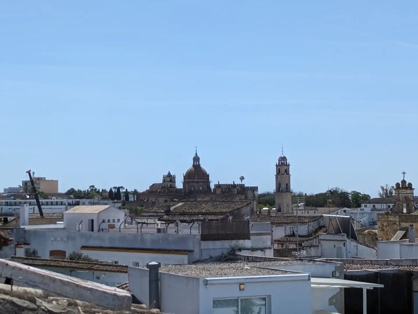 Vista exterior de Pis en venda en Jerez de la Frontera amb Aire condicionat i Moblat