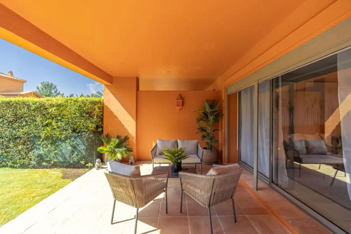 Terrassa de Planta baixa en venda en Estepona amb Jardí privat, Traster i Piscina comunitària