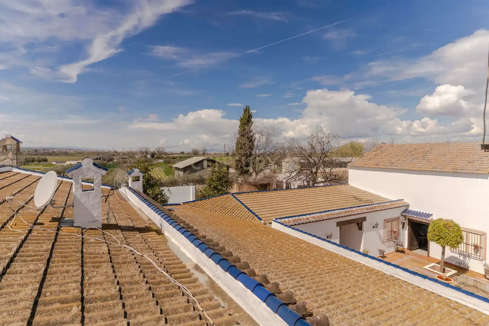 Außenansicht von Haus oder Chalet zum Verkauf in Granada mit Klimaanlage, Privatgarten und Abstellraum