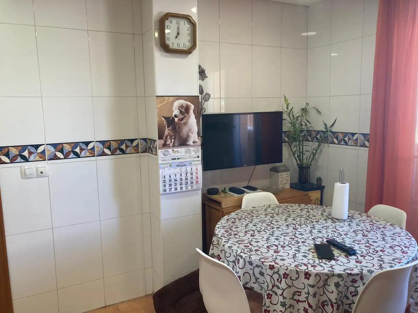 Cuina de Casa adosada en venda en Villena amb Calefacció, Traster i Moblat