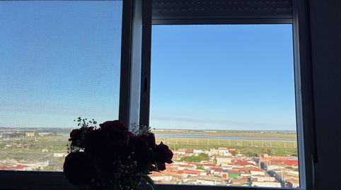 Foto 5 de Piso en venta en Cristobal Colón, Las Colonias, Huelva Capital