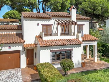 Casa a schiera con balcone in vendita a Carrer del Golf