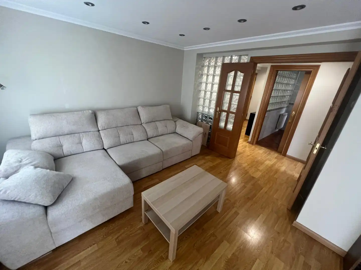 Sala d'estar de Pis en venda en Gijón  amb Parquet i Alarma