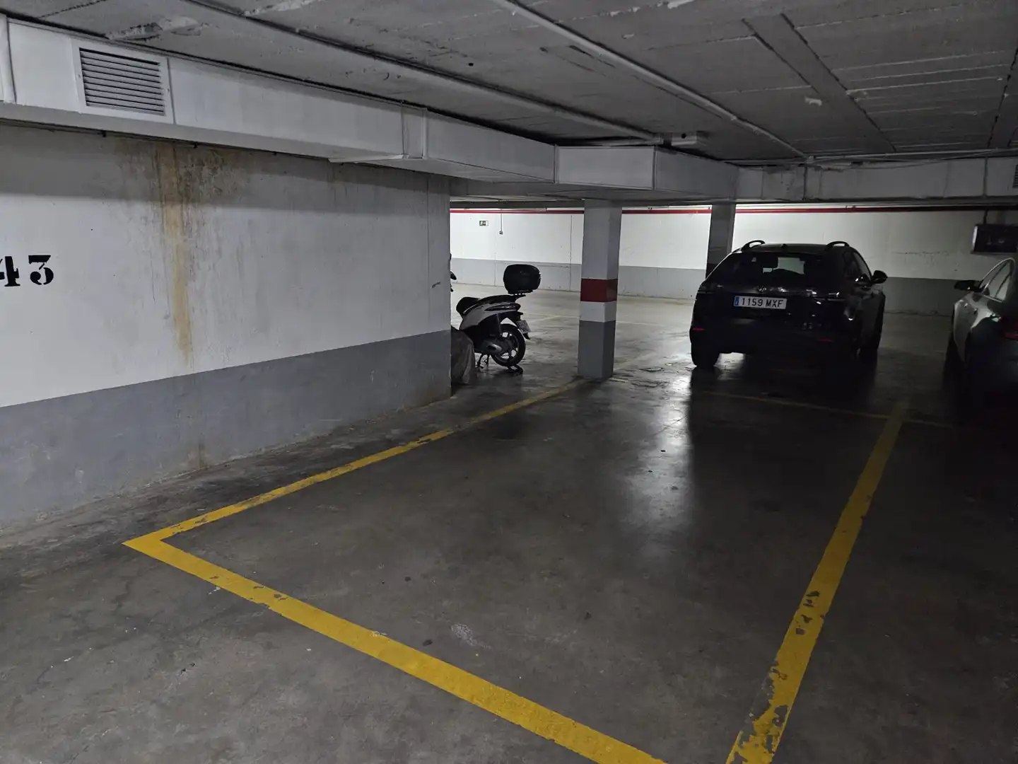 Parking of Flat for sale in San Juan de Aznalfarache  with Air Conditioner and Community pool