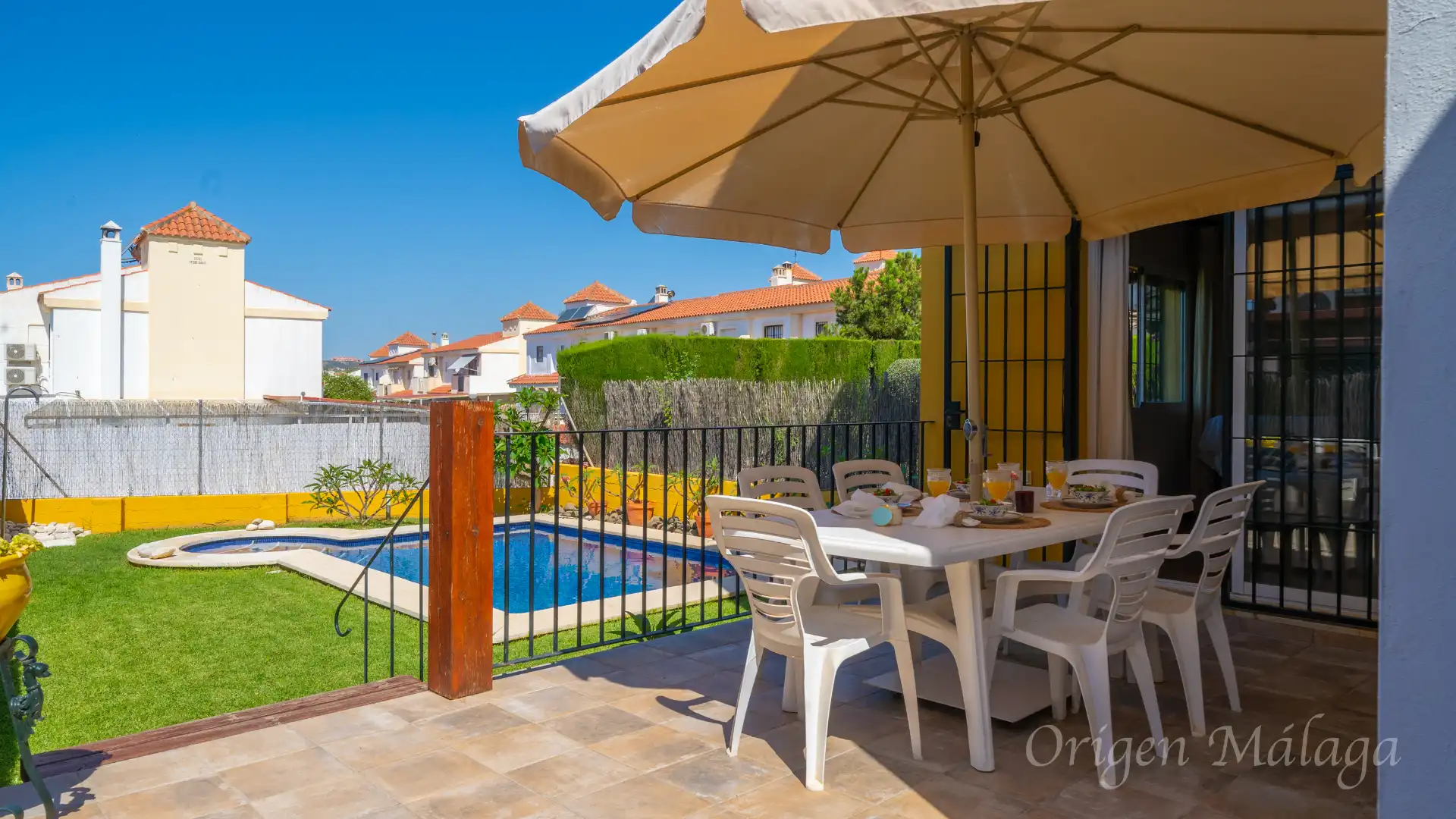 Terraza de Casa adosada en venta en Vélez-Málaga con Calefacción, Jardín privado y Terraza