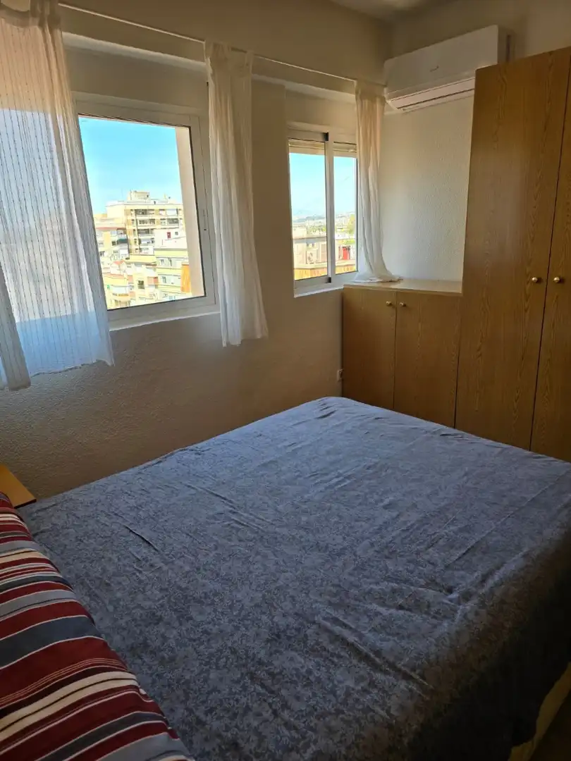 Habitación de Apartamento de alquiler en Murcia con Aire acondicionado, Calefacción y Amueblado