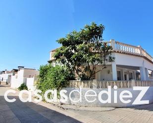 Vista exterior de Casa o xalet en venda en Oliva amb Terrassa i Balcó