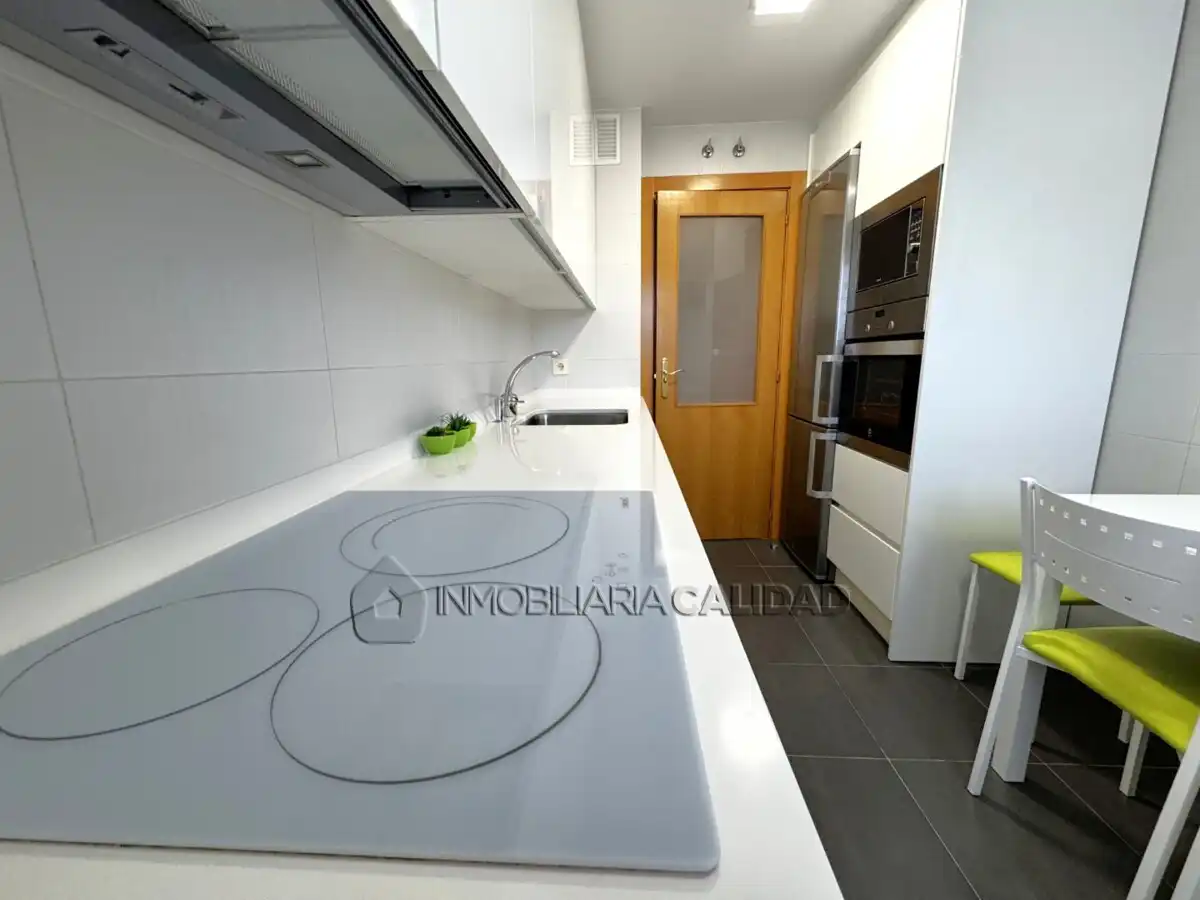 Cocina de Piso en venta en Burgos con Calefacción, Terraza y Trastero