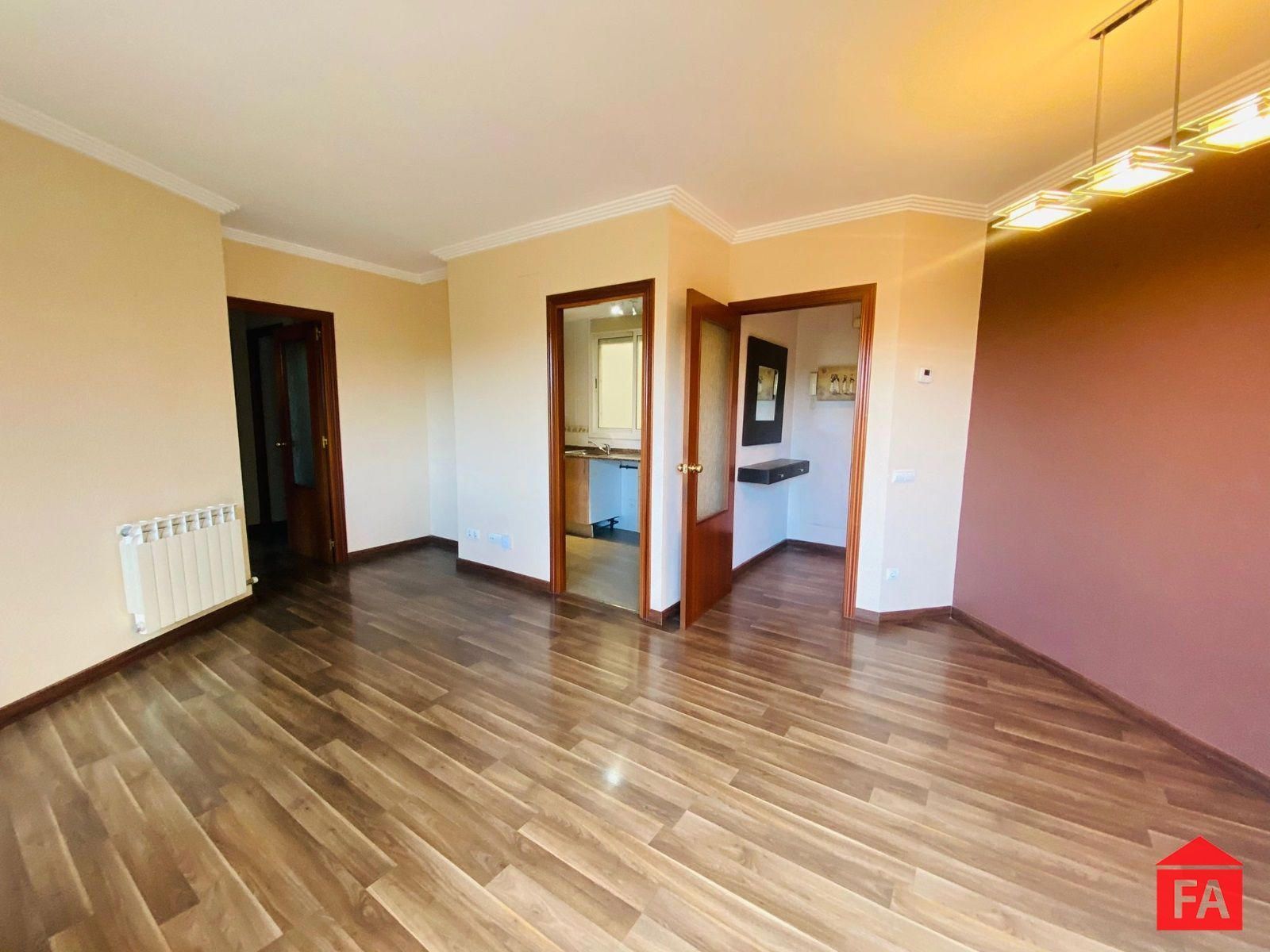 Bedroom of Flat for sale in El Vendrell  with Heating, Parquet flooring and Terrace