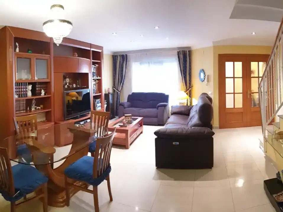 Sala d'estar de Casa adosada en venda en Pobla de Farnals