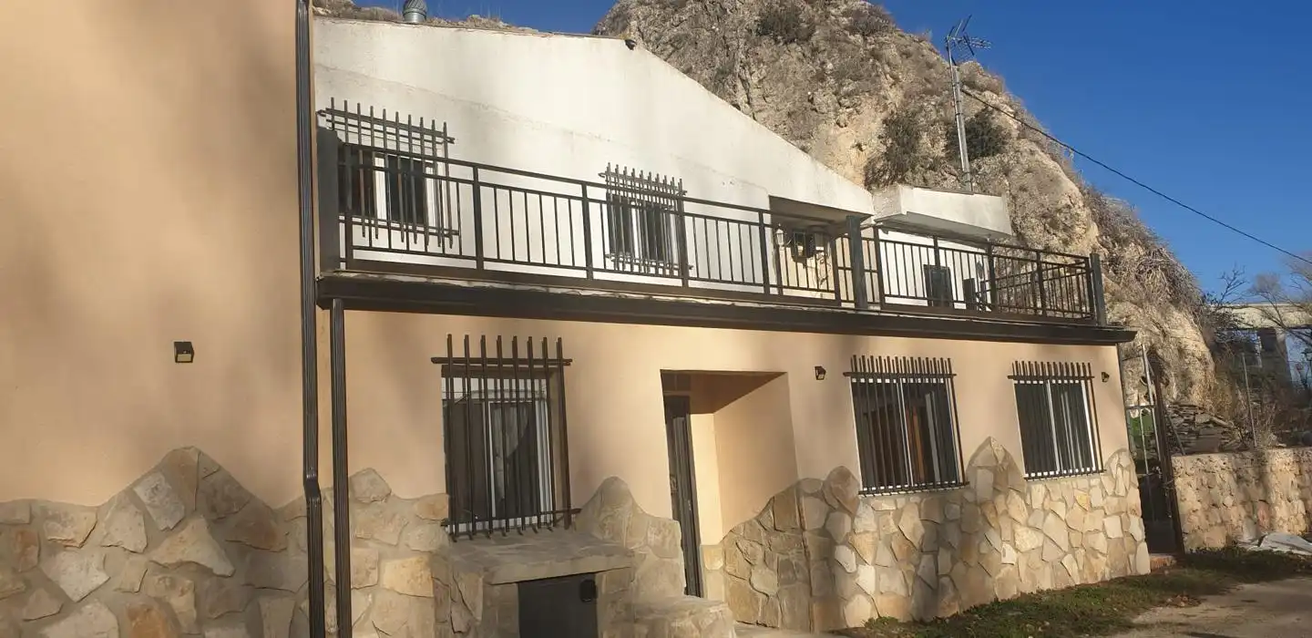 Vista exterior de Casa o chalet en venta en Zafra de Záncara con Calefacción y Terraza