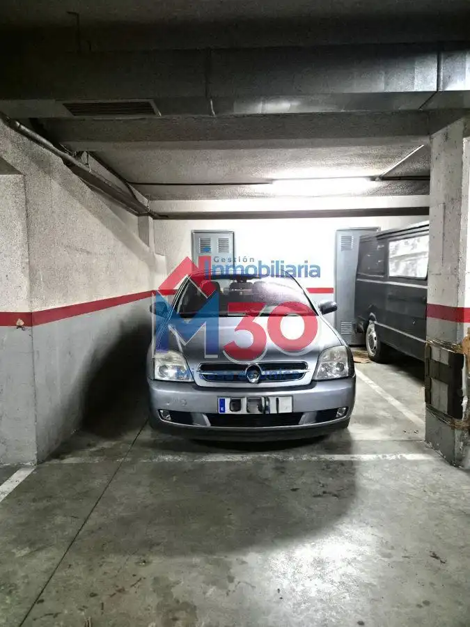 Parking de Piso en venta en Miranda de Ebro con Calefacción, Parquet y Terraza