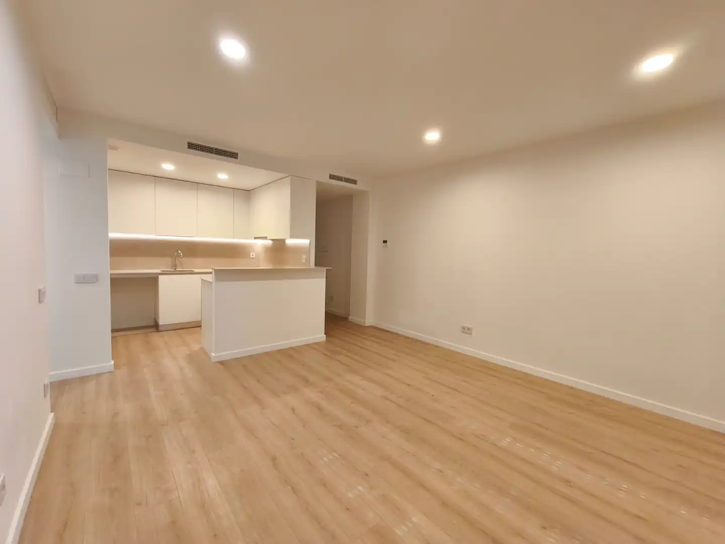 Piso en venta en Cornellà de Llobregat, Barcelona