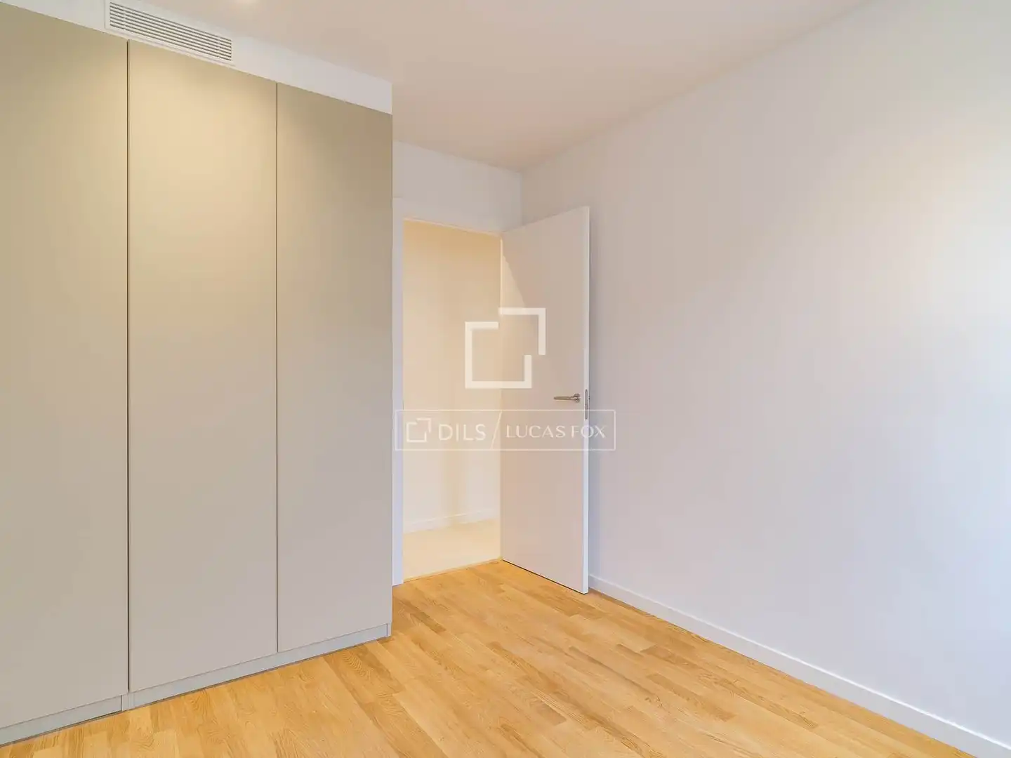 Schlafzimmer von Wohnung zum Verkauf in Barcelona mit Heizung, Terrasse und Abstellraum