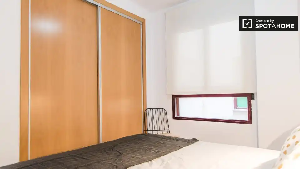 Bedroom of Flat for rent in Valencia  with Air Conditioner, Heating and Furnished