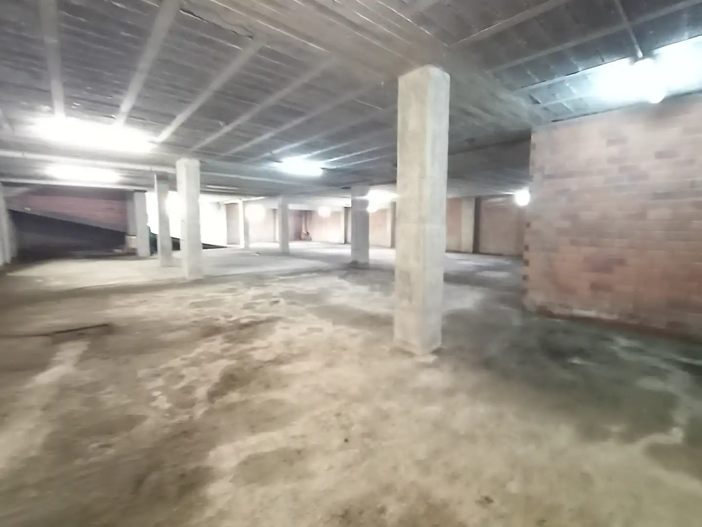Garage for sale in Zas