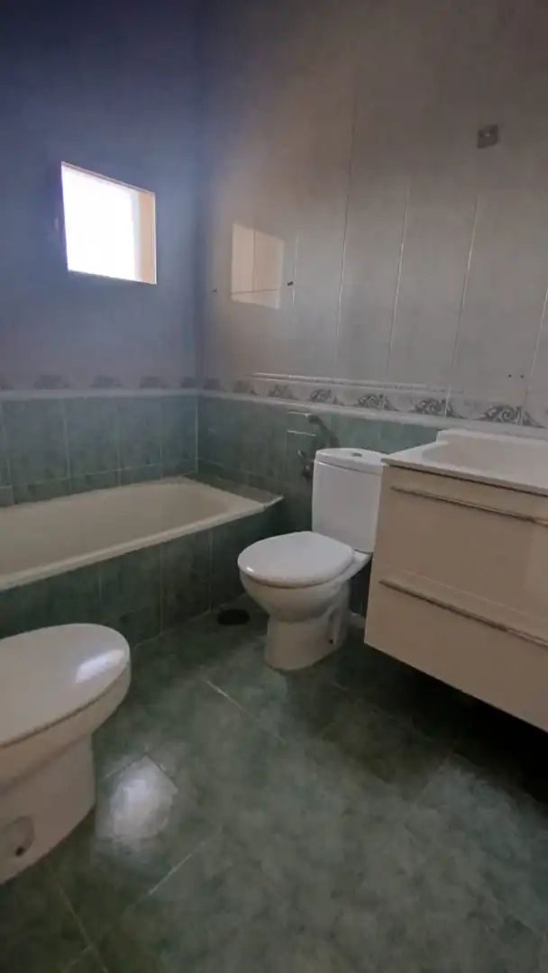 Bany de Casa adosada en venda en Uceda amb Calefacció, Jardí privat i Parquet