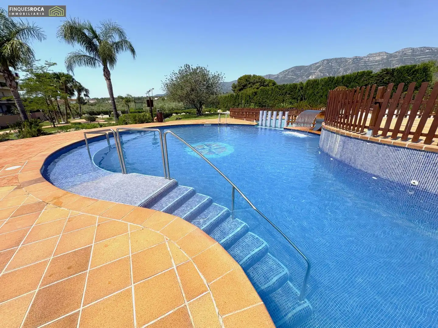 Piscina de Apartament en venda en La Ràpita amb Aire condicionat, Calefacció i Jardí privat