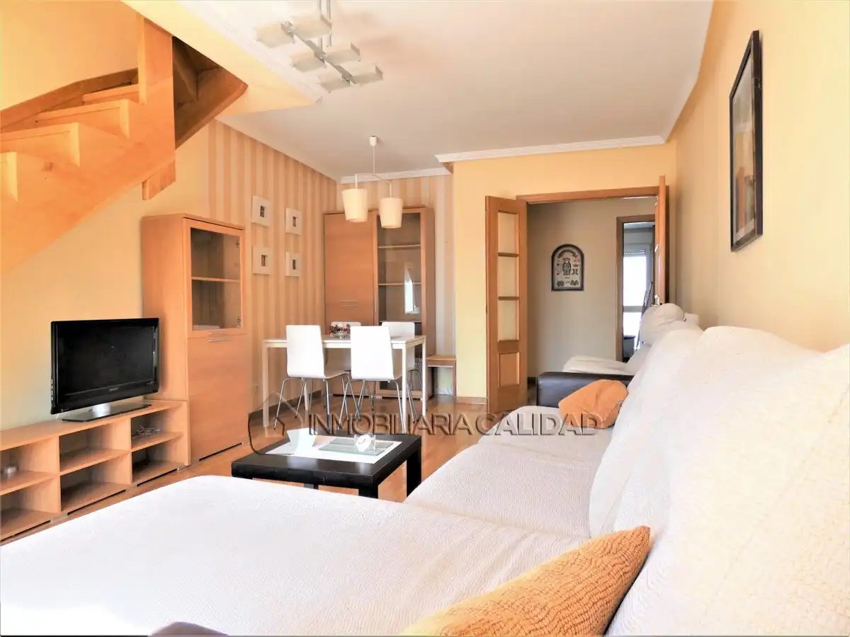 Living room of Flat for rent in Burgos  with Heating, Terrace and Furnished