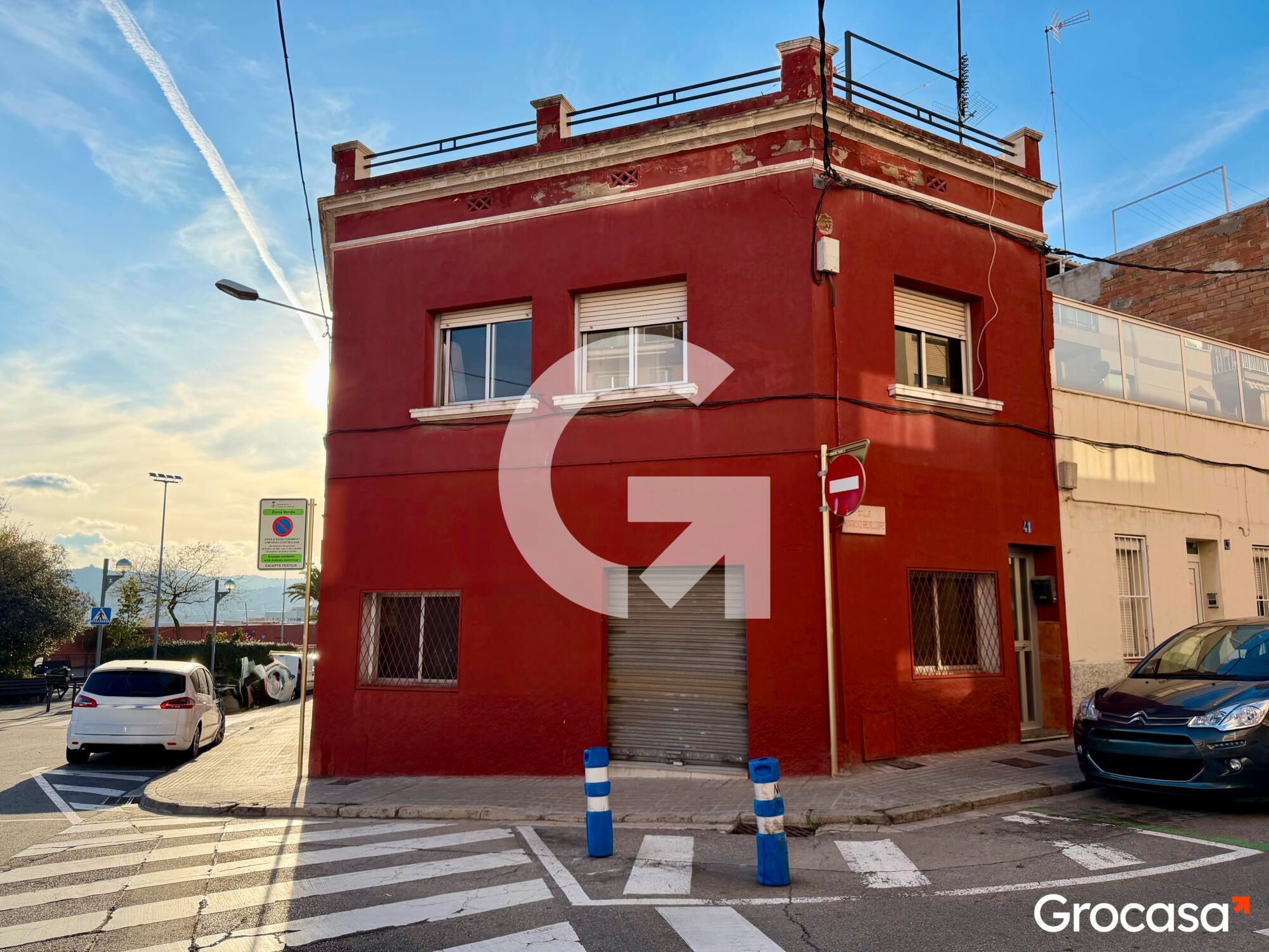 Exterior view of House or chalet for sale in Cornellà de Llobregat  with Terrace and Storage room