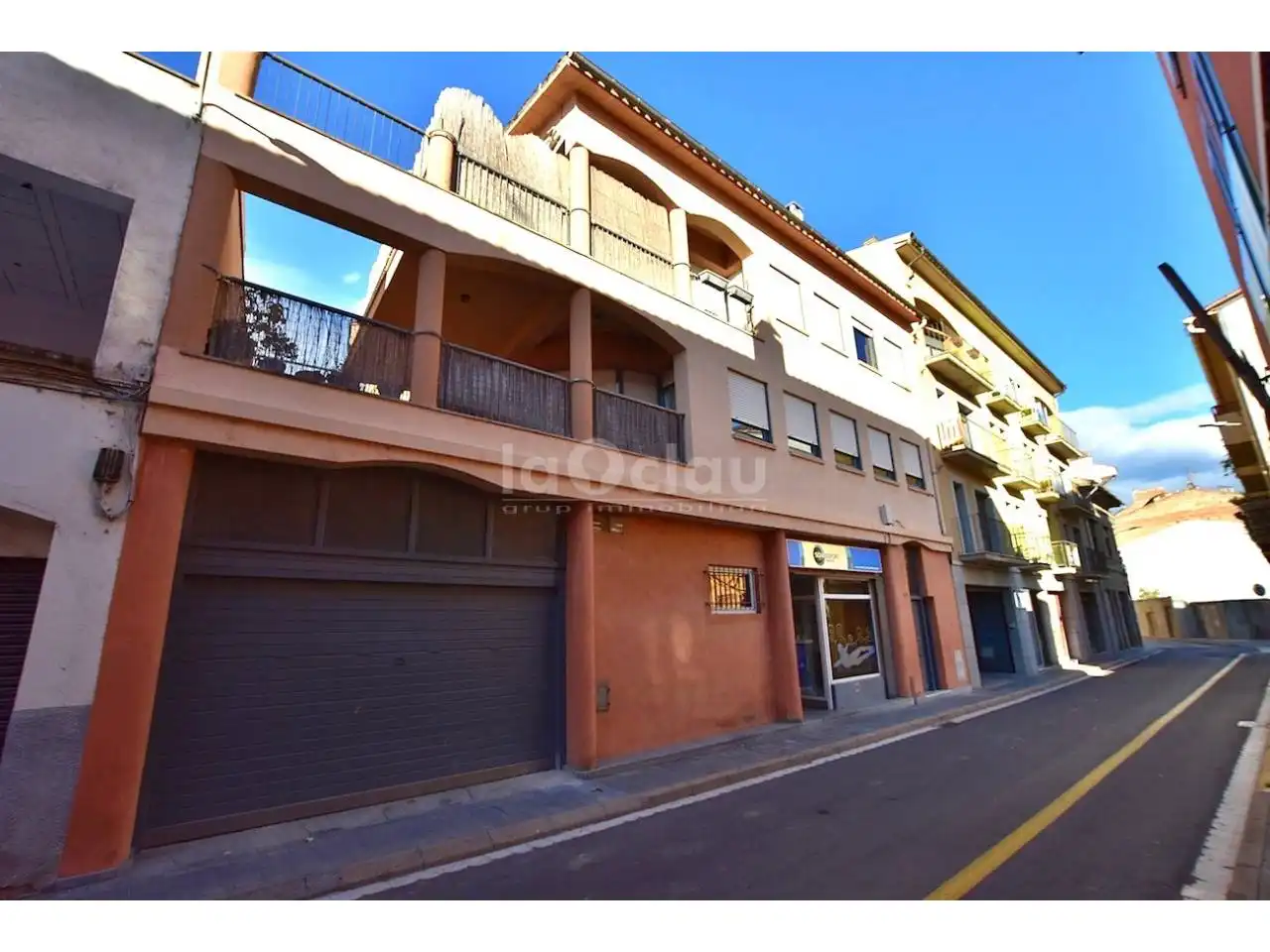 Vista exterior de Dúplex en venda en Manlleu amb Calefacció, Parquet i Terrassa