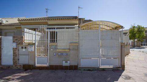 Foto 2 de Casa adosada en venda a Centro, Los Alcázares