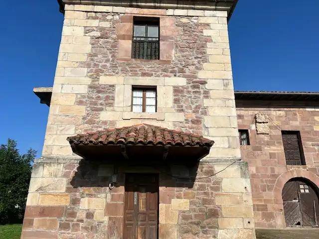 Vista exterior de Finca rústica en venta en Torrelavega  con Jardín privado y Terraza