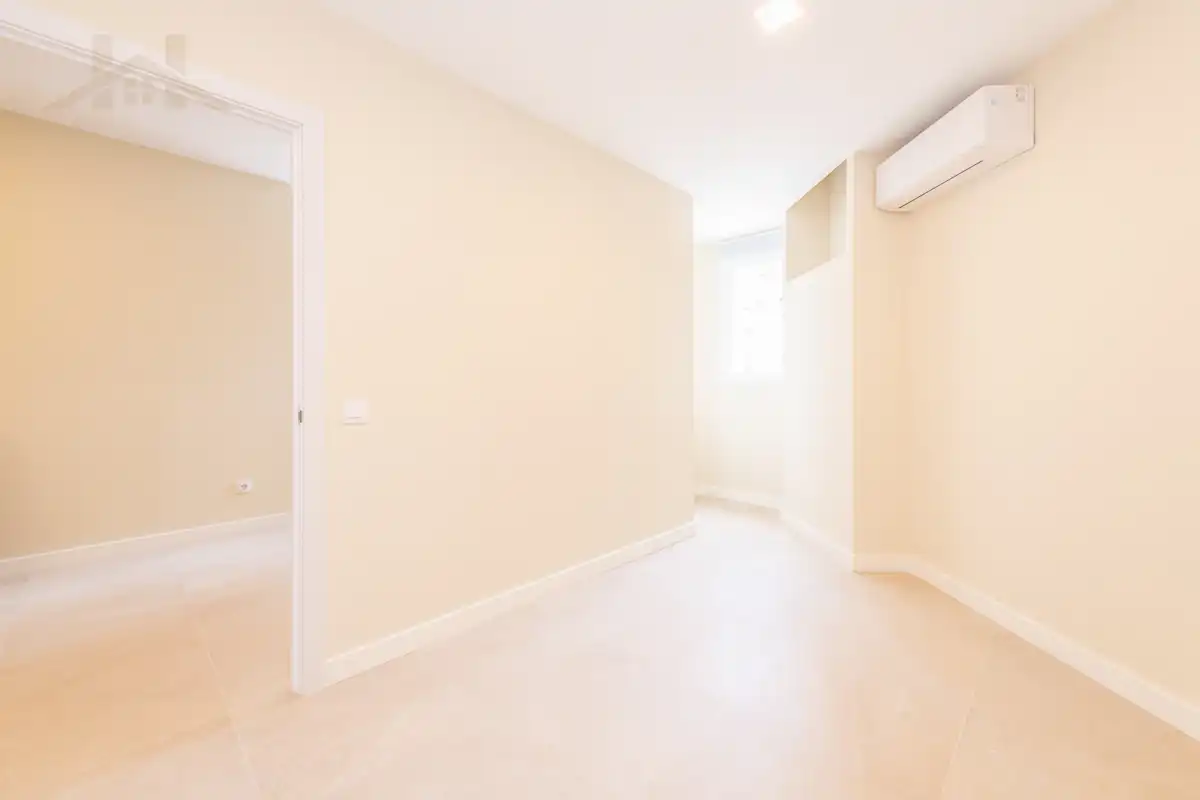 Piso en venta en Fuenlabrada con Aire acondicionado y Horno