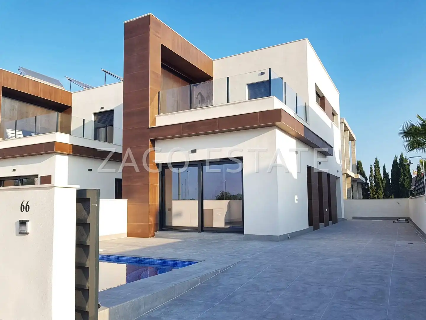 Casa con piscina en venta en Daya Nueva